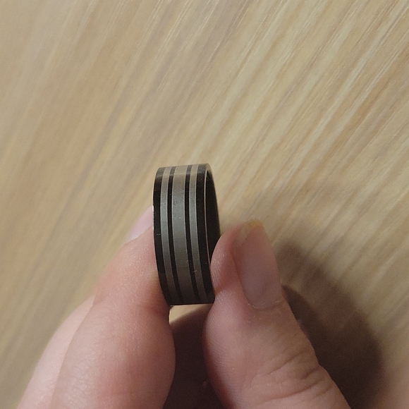 Three black metal rings - Picture 4 of 5